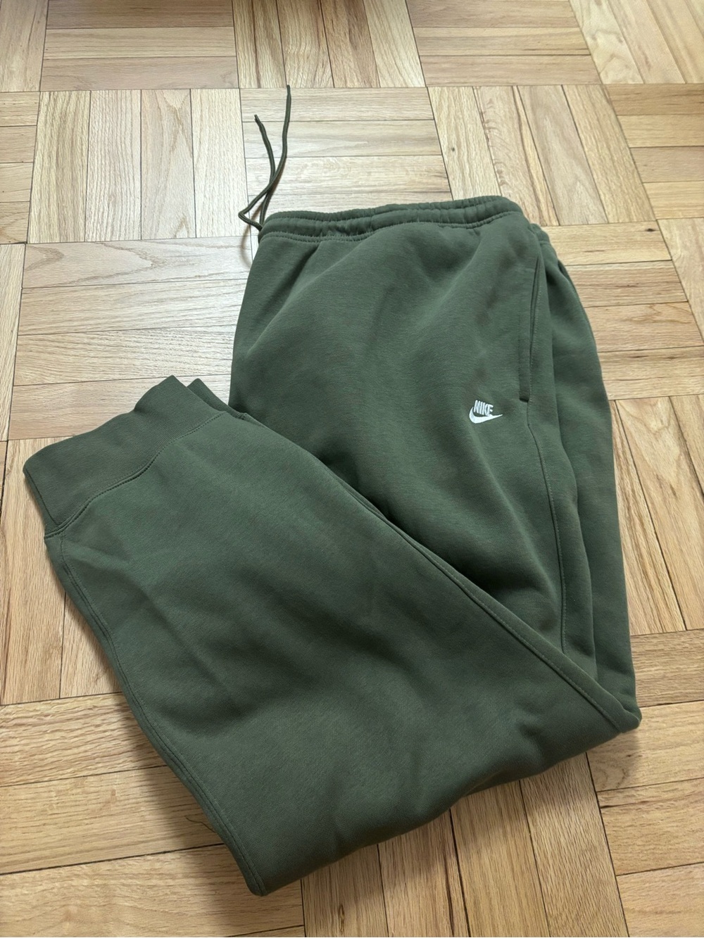 Nike Club Fleece Joggers Men’s Size 4XL Olive Green Tapered FN3787-222 NWT